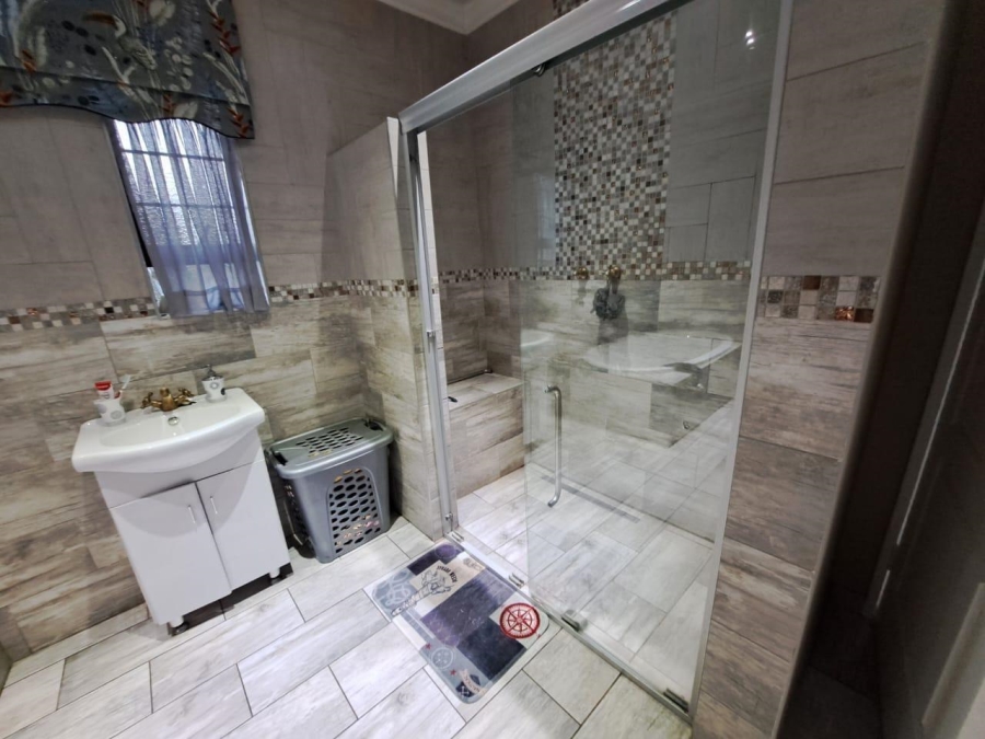 5 Bedroom Property for Sale in Sasolburg Ext 23 Free State